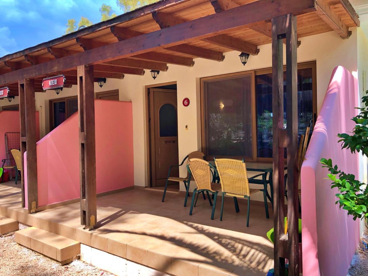 Poseidon Bungalows Iria Exterior photo