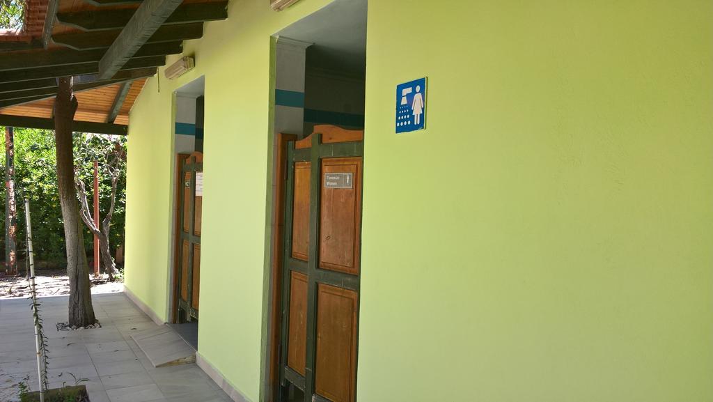 Poseidon Bungalows Iria Exterior photo