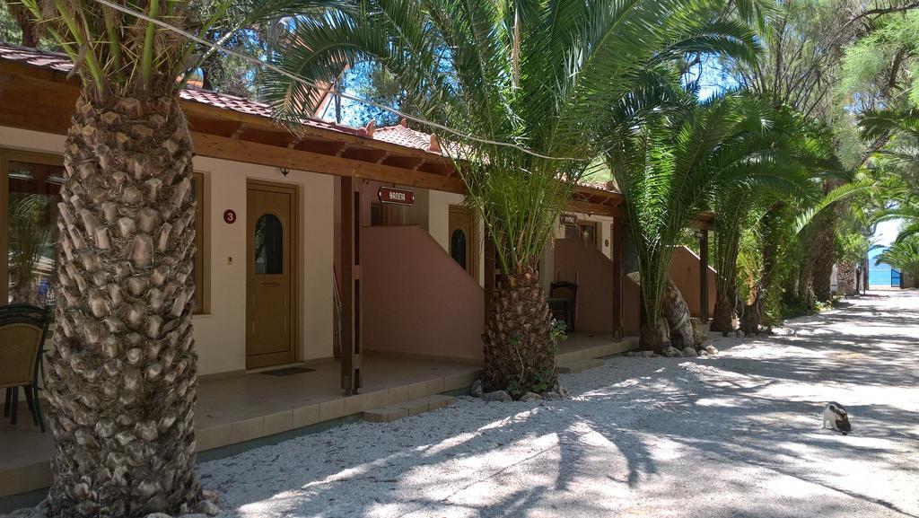 Poseidon Bungalows Iria Exterior photo