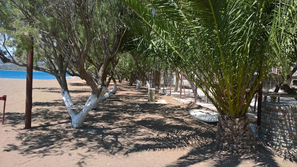 Poseidon Bungalows Iria Exterior photo