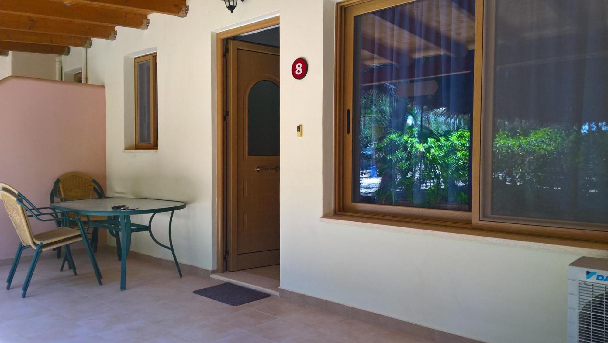 Poseidon Bungalows Iria Exterior photo