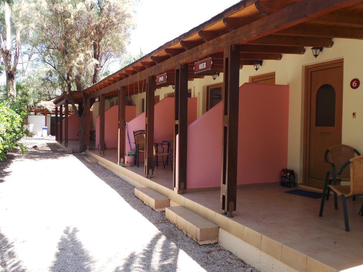 Poseidon Bungalows Iria Exterior photo