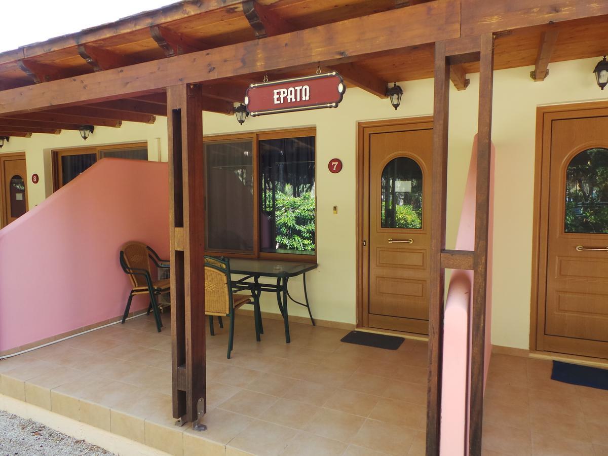 Poseidon Bungalows Iria Exterior photo